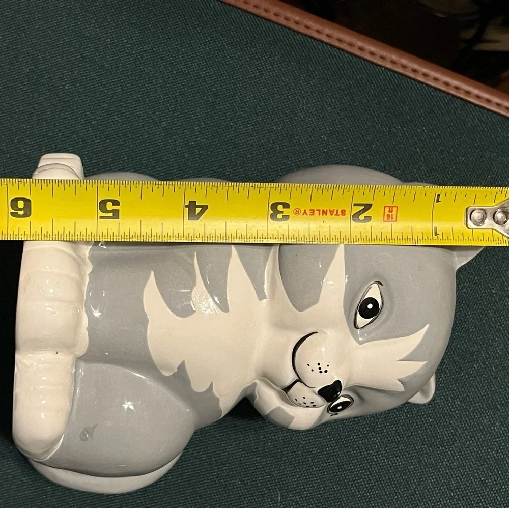 Handmade ceramic kitty coin bank coin slot back of head, gray white kitty 6 x 5” - Picture 7 of 8